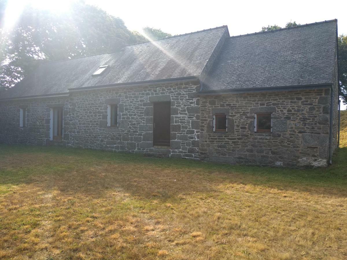 Le Botcol Villa Plouguernevel Exterior photo
